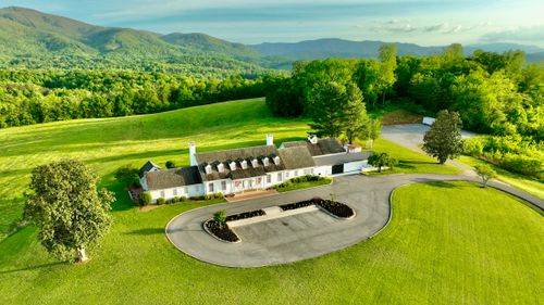 The Estate at Sweetwater Creek